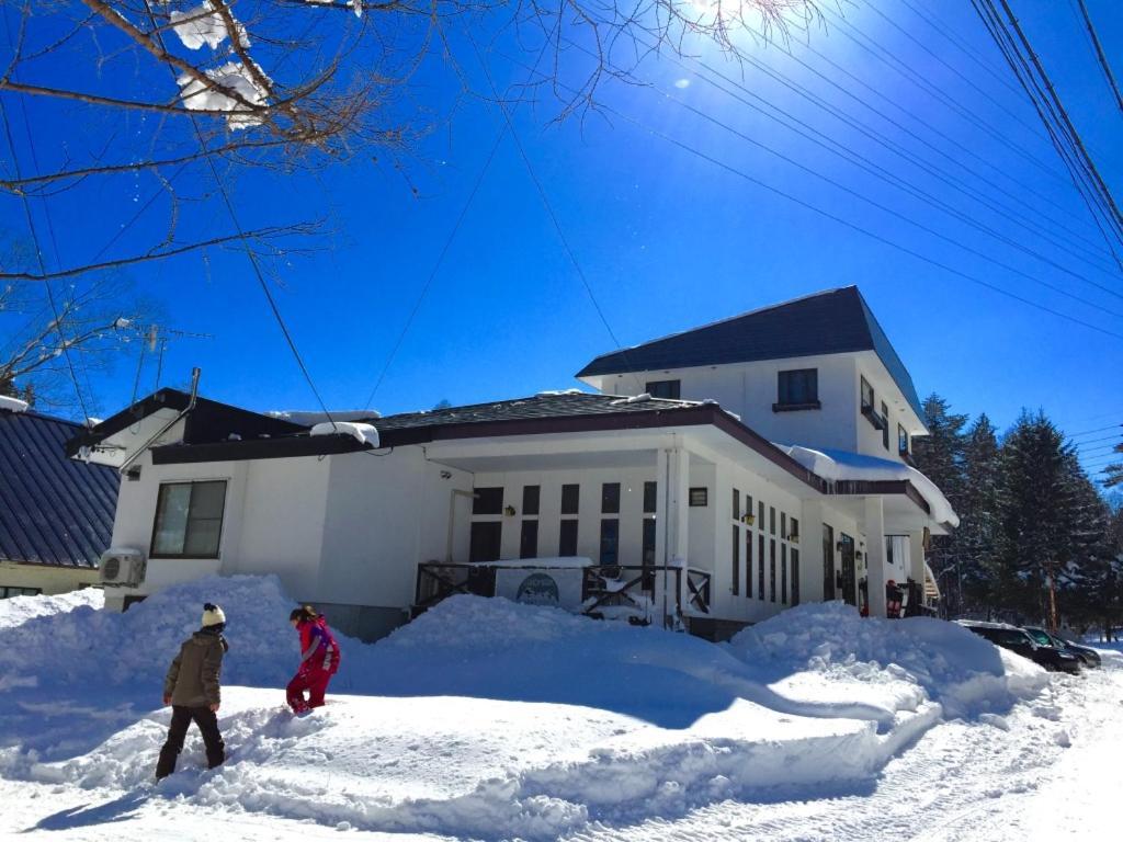 Hakuba Landmark Iwatake Lodge Экстерьер фото